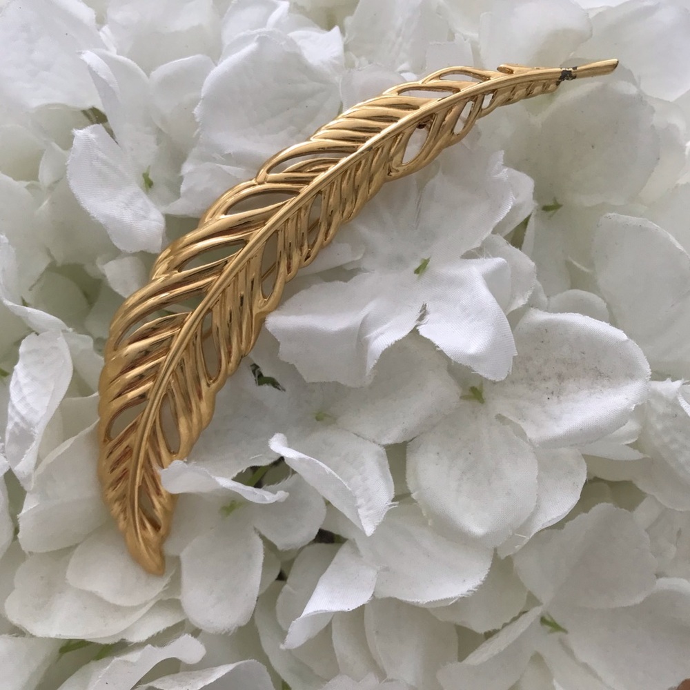 Monet Gold Tone Feather Brooch Pin Vintage